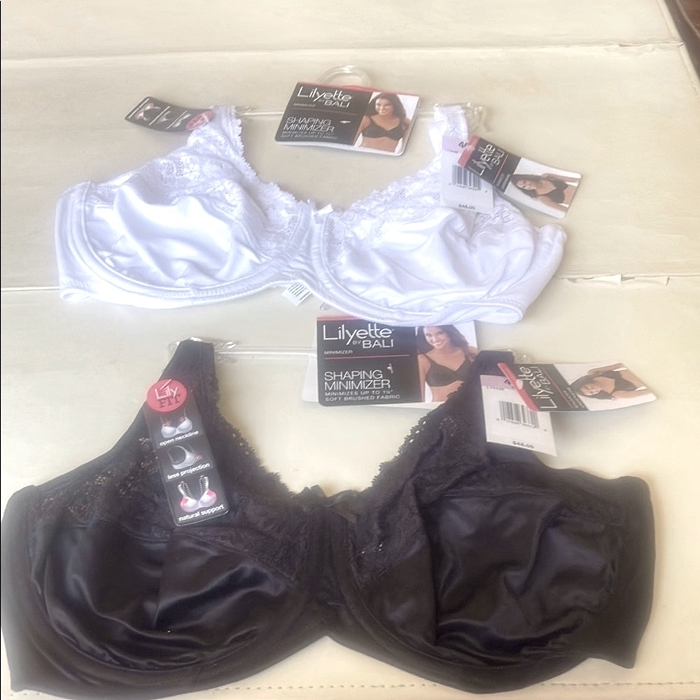 Lilyette Women's White and Black Shaping Minimizer Bras 2 - Picture 3 of 5